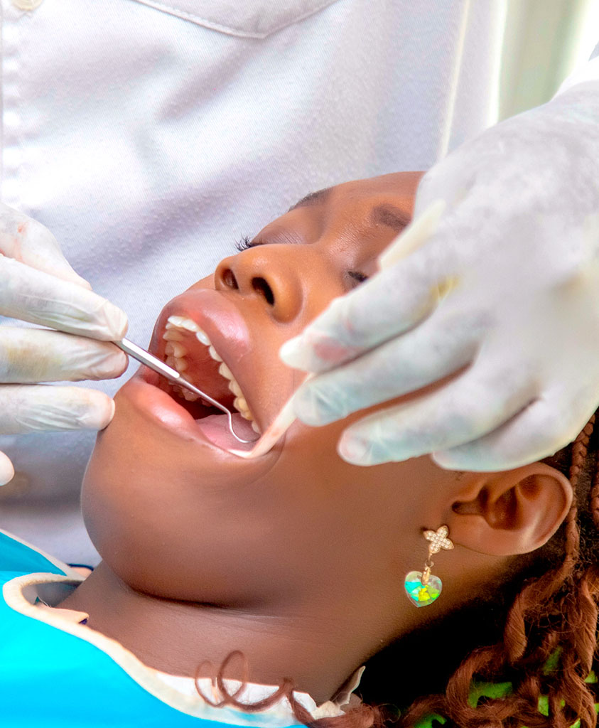 Dentoc dental team treating a patient together